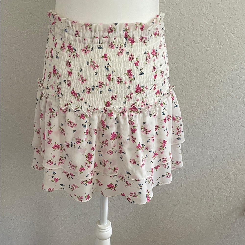 Like new adorable Aqua Pink Floral Mini Skirt 🎀